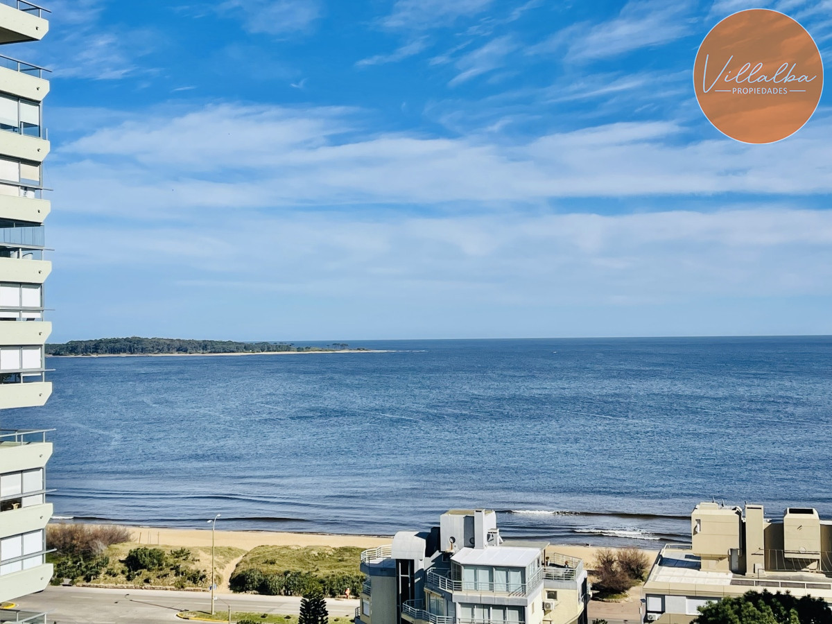 Apartamento ID.3059 - Apartamento de 3 Dormitorios en Playa Mansa con Vista al Mar