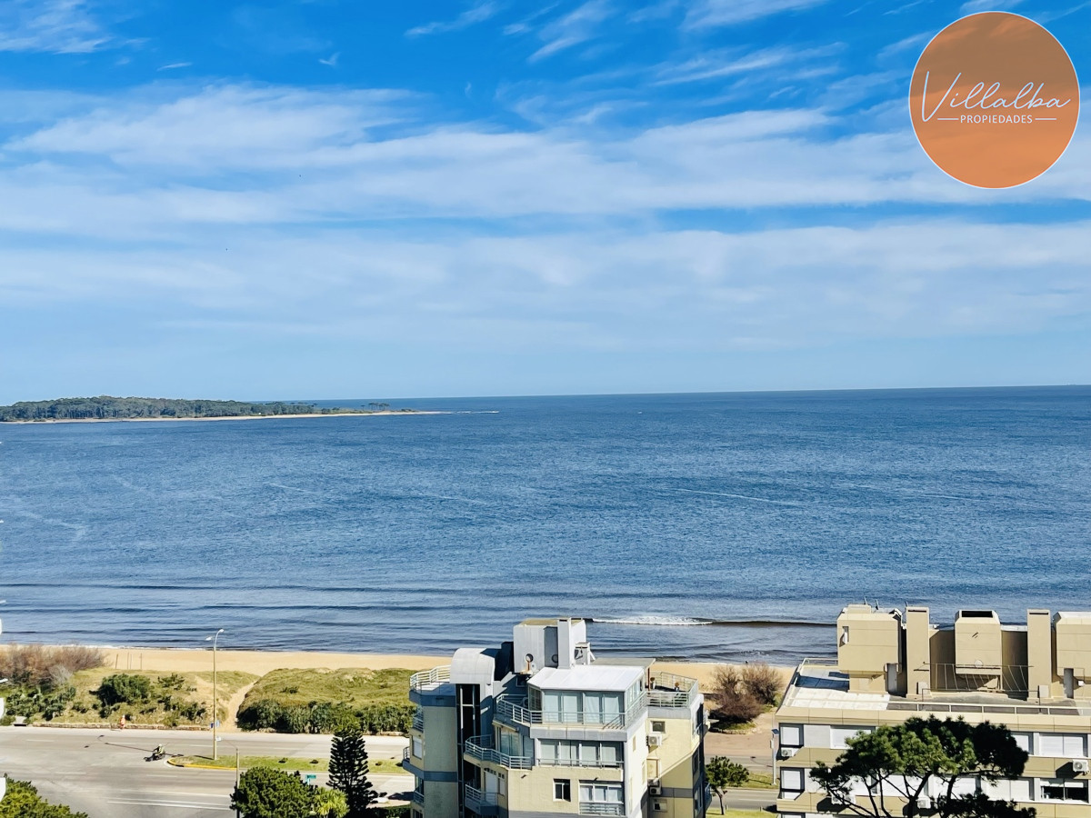 Apartamento ID.3059 - Apartamento de 3 Dormitorios en Playa Mansa con Vista al Mar