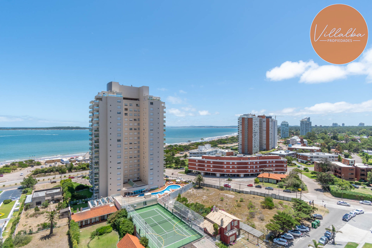 Apartamento ID.1497 - Venta de Excelente Apartamento de 3 Dormitorios con Vista al Mar, Playa Mansa, Punta del Este