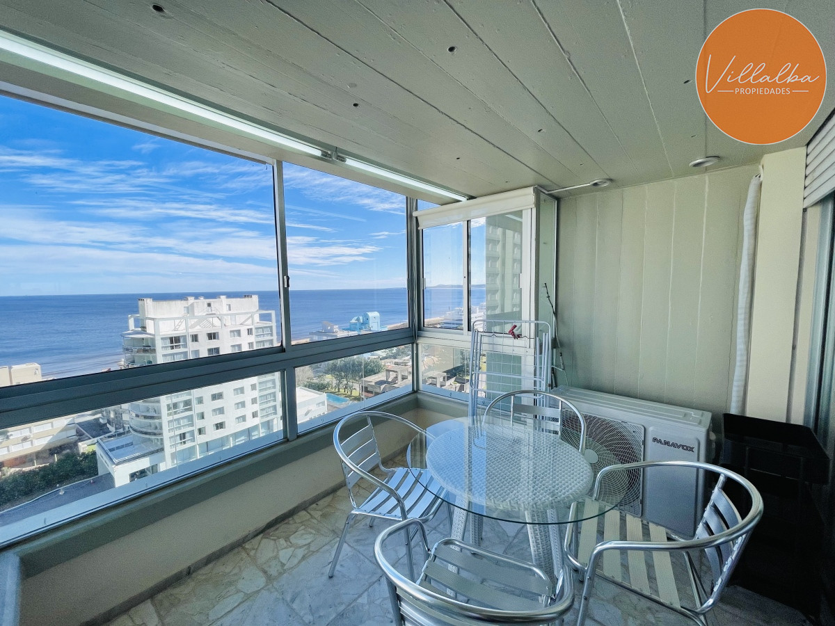 Apartamento ID.3059 - Apartamento de 3 Dormitorios en Playa Mansa con Vista al Mar