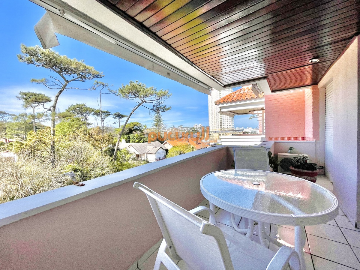 Apartamento ID.1927 - Penthouse de 3 Dormitorios y Terraza Parrillero a metros de Playa Mansa