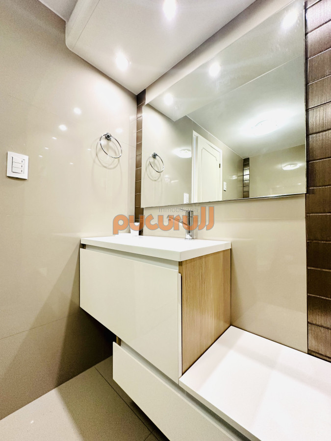 Apartamento ID.2708 - Venta de apartamento en Península de Punta del este con 3 dormitorios y 2 baños reciclado 