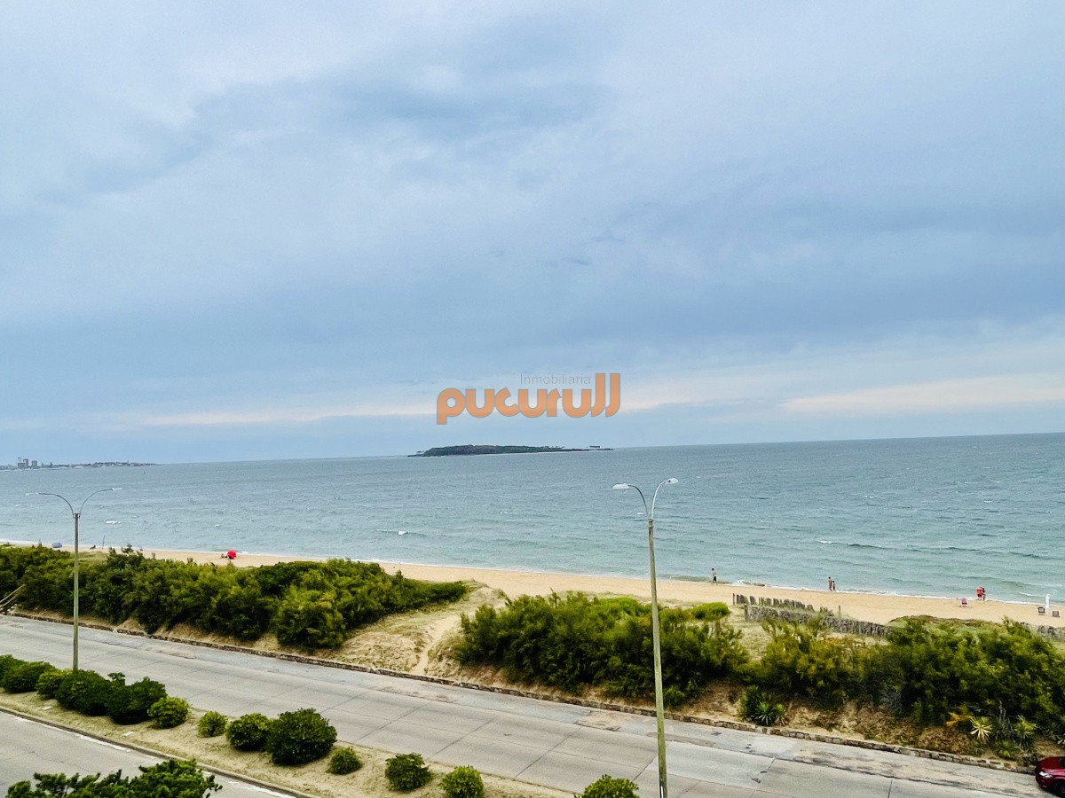 Apartamento ID.1781 - Apartamento de 3 Dormitorios y Parrillero Frente al Mar, Playa Mansa