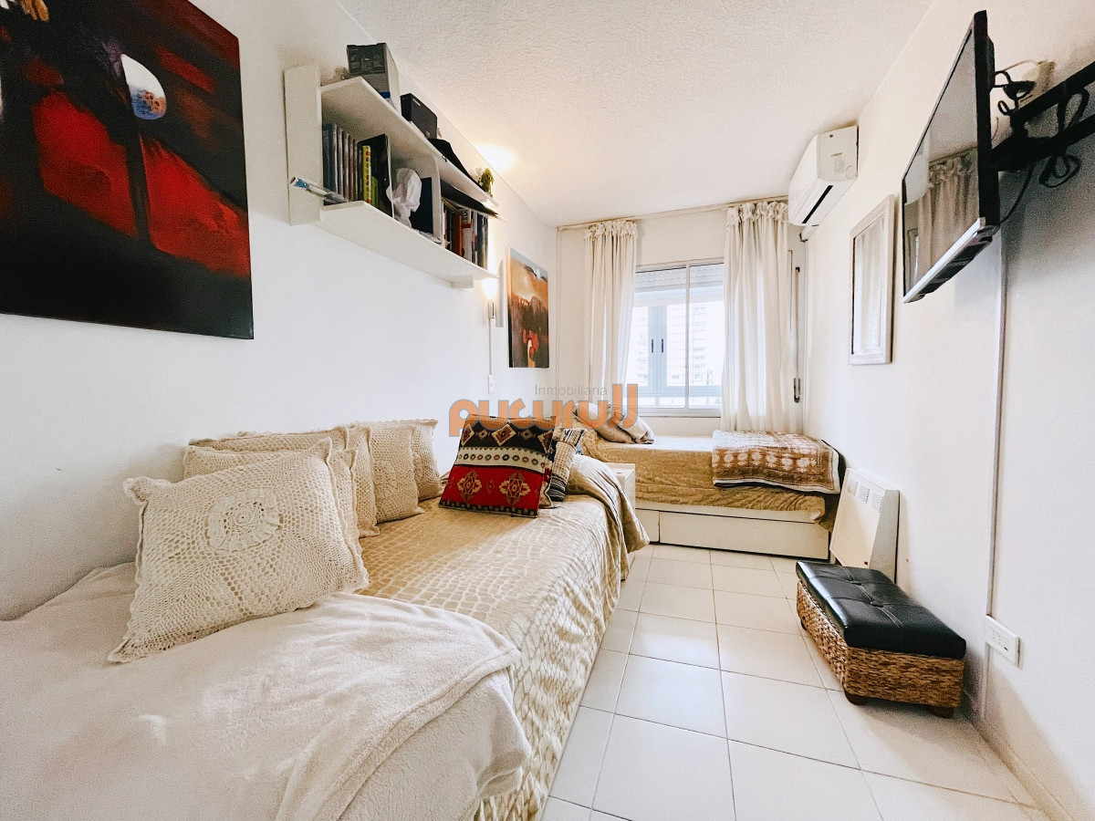 Apartamento ID.1925 - Excelente Apartamento de 2 Dormitorios Frente a Los Dedos, Playa Brava Punta del Este