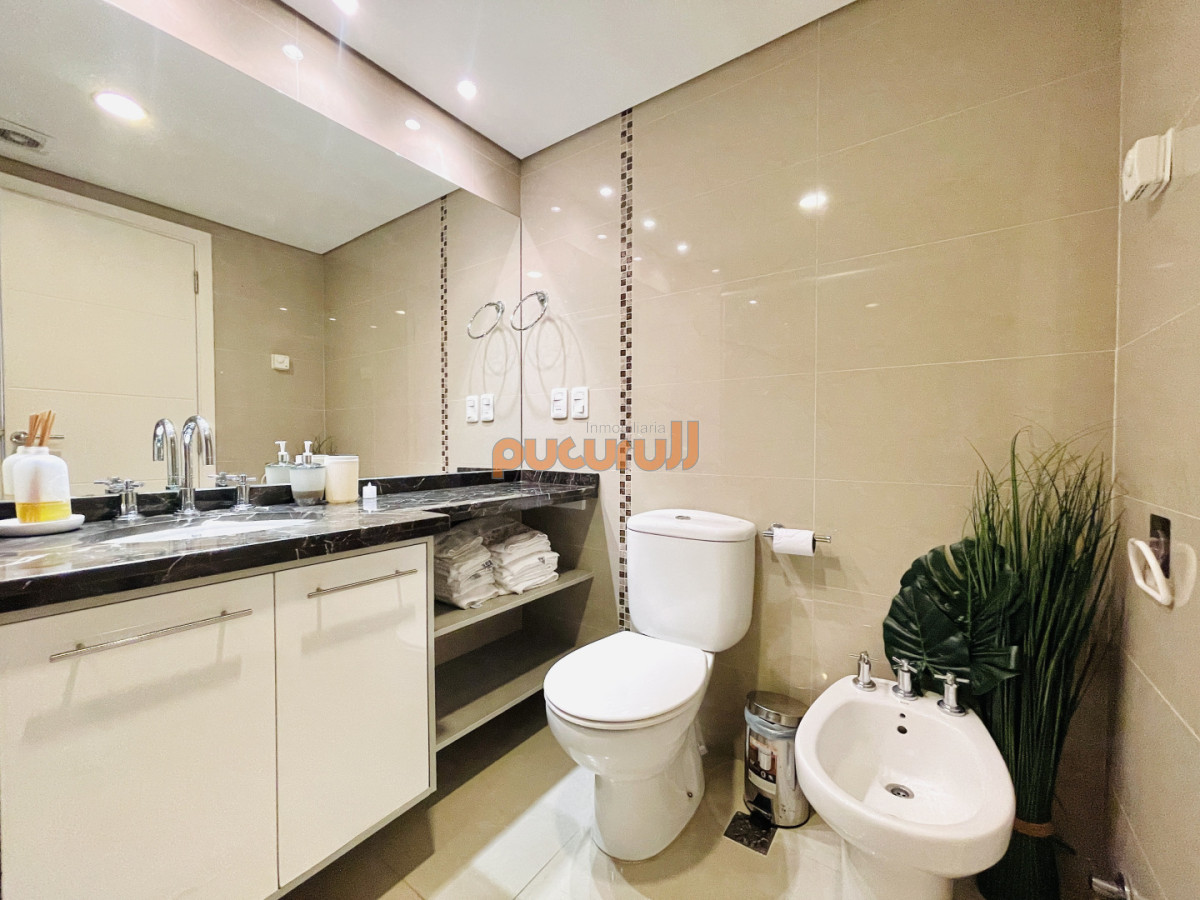 Apartamento ID.2715 - Moderno Apartamento de 2 Dormitorios en Venta, Playa Mansa 