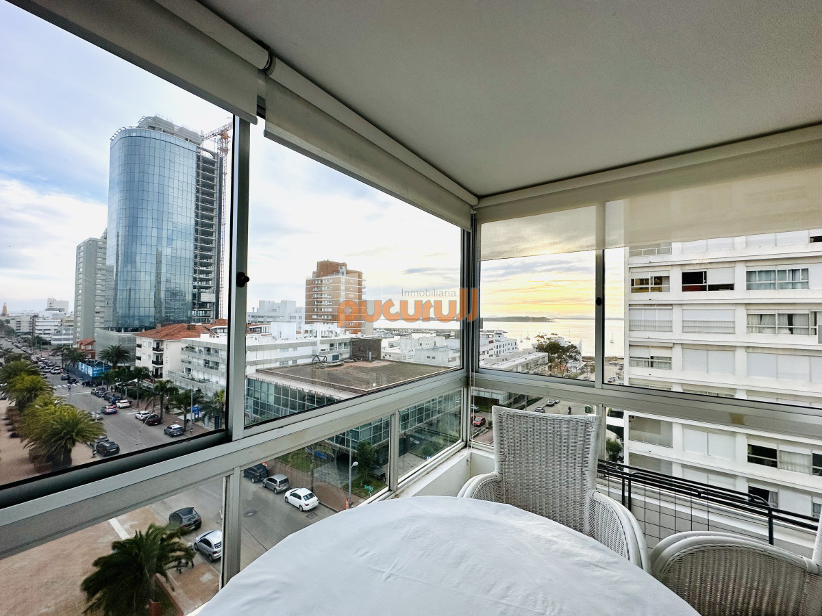 Apartamento ID.2708 - Venta de apartamento en Península de Punta del este con 3 dormitorios y 2 baños reciclado 