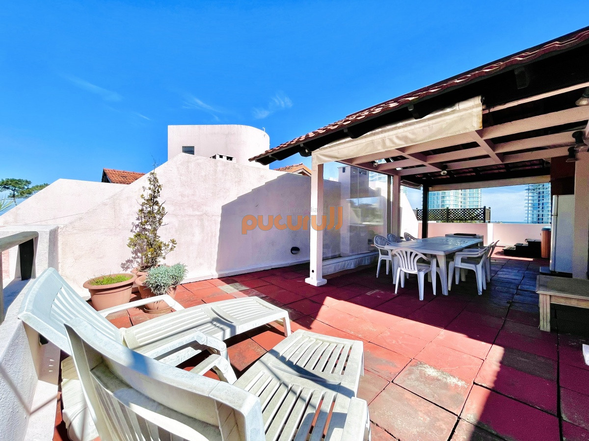 Apartamento ID.1927 - Penthouse de 3 Dormitorios y Terraza Parrillero a metros de Playa Mansa