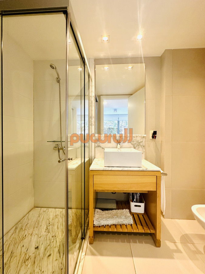 Apartamento ID.2146 - Venta OPORTUNIDAD de exclusivo departamento de tres dormitorios y Parrillero en Punta Ballena