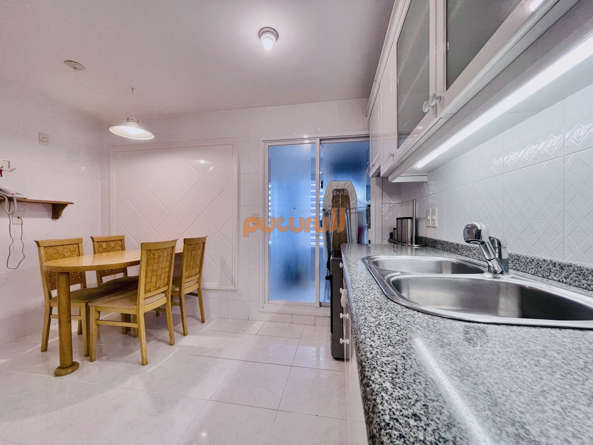 Apartamento ID.1469 - Venta y alquiler temporario de apartamento de tres dormitorios sobre playa Mansa, parada 5