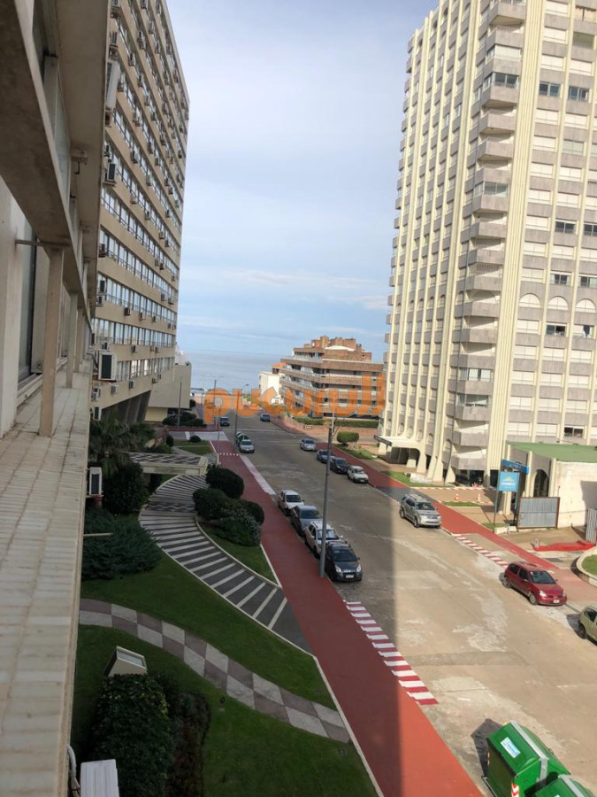 Apartamento ID.2257 - Apartamento de 2 Dormitorios en el corazón de la Península de Punta del Este