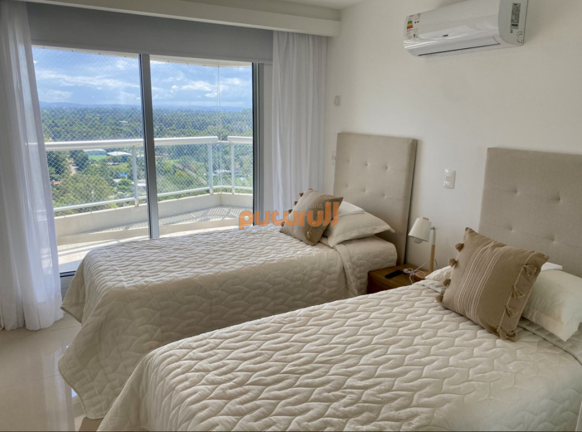 Apartamento ID.2341 - Alquiler temporal de apartamento piso alto de 2 dormitorios más servicio en playa brava 