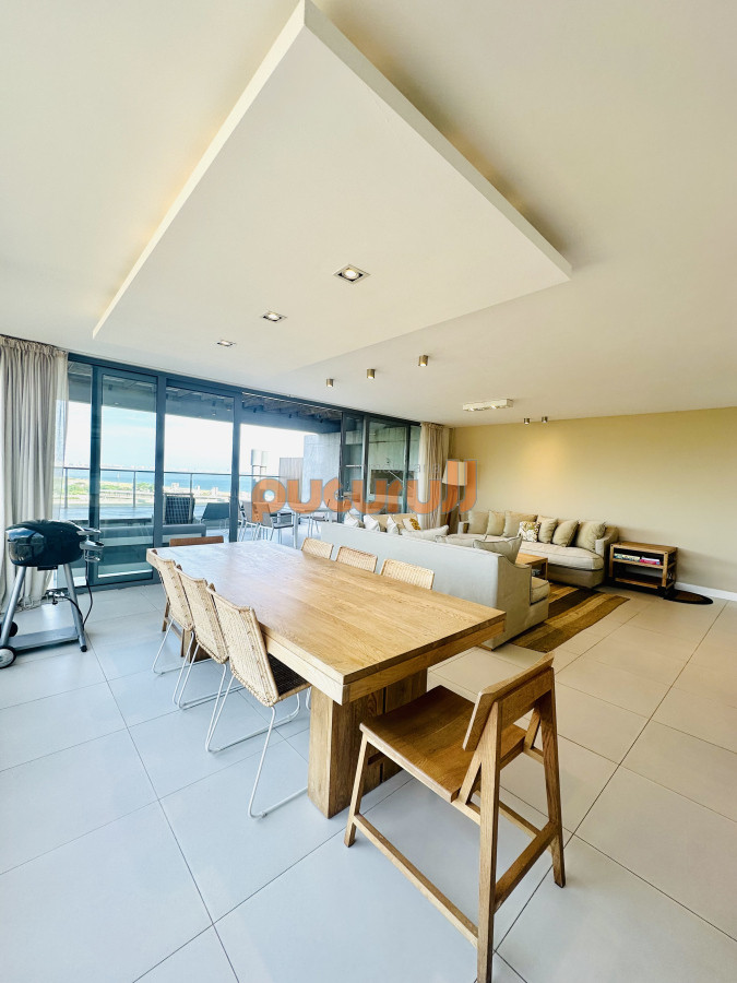 Apartamento ID.2146 - Venta OPORTUNIDAD de exclusivo departamento de tres dormitorios y Parrillero en Punta Ballena