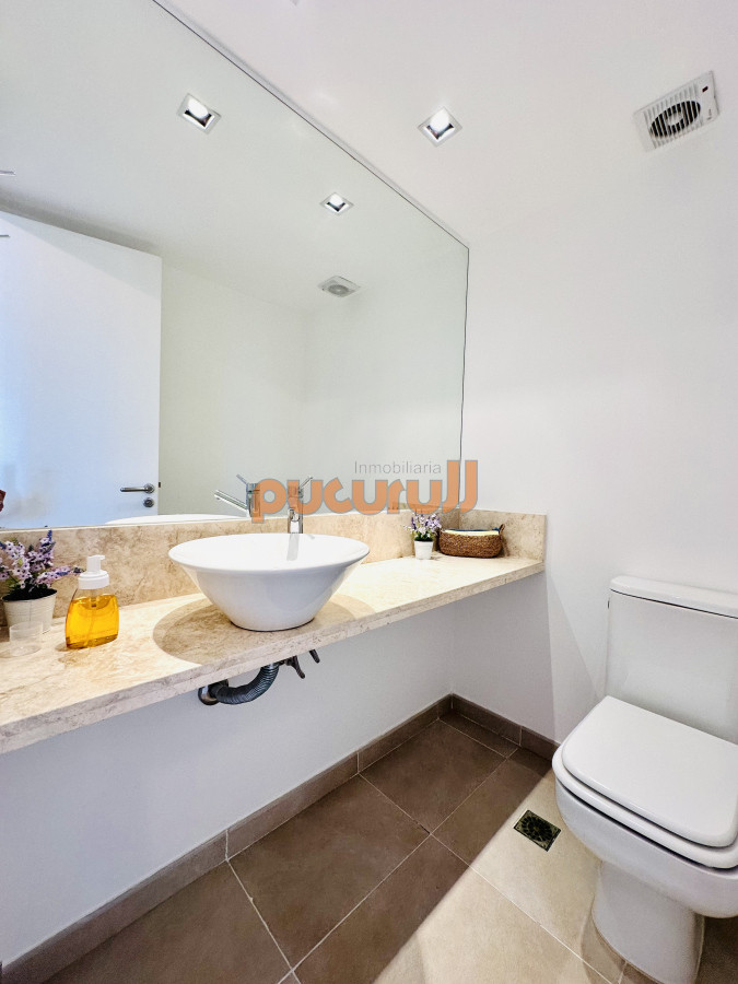 Apartamento ID.2634 - Excelente y amplio departamento duplex en venta de 3 dormitorios mas dependencia con parrillero, Punta Ballena