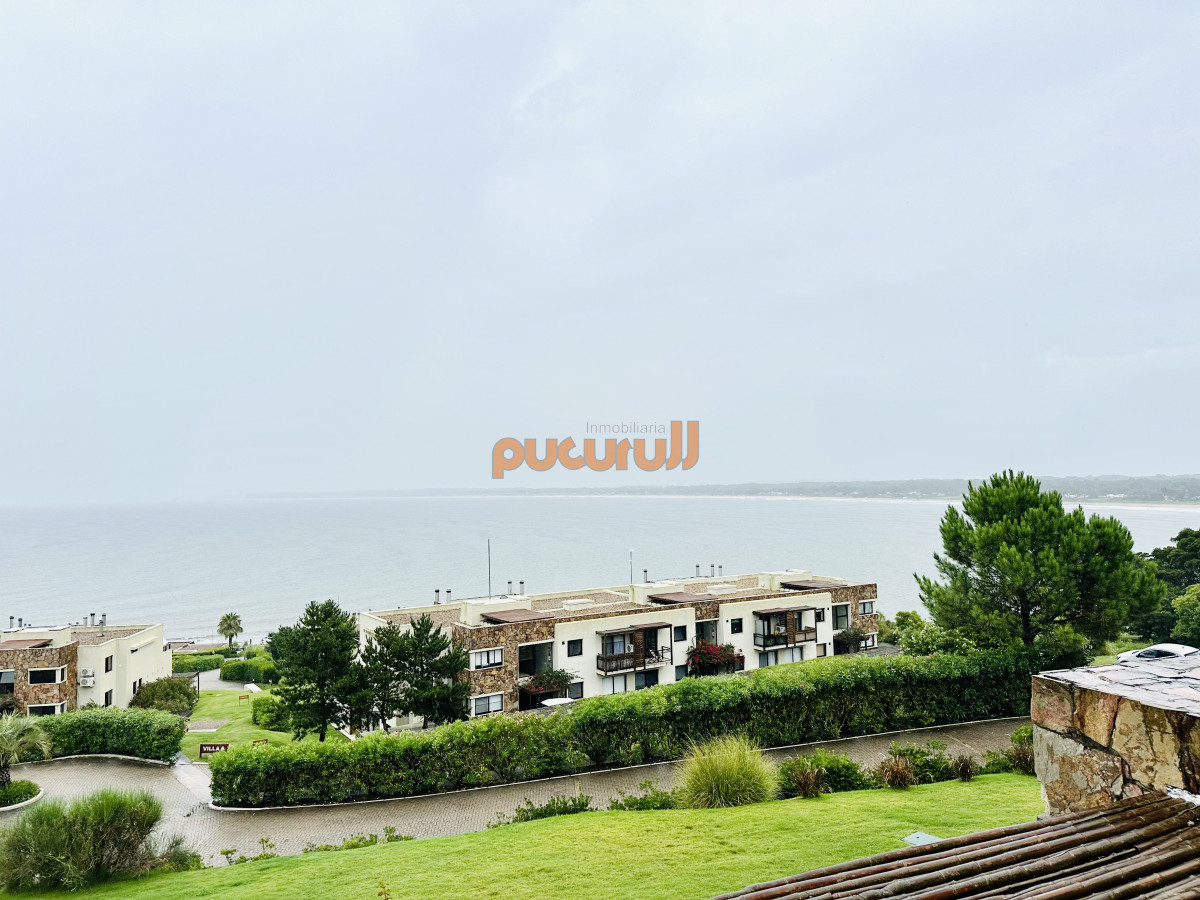 Apartamento ID.2634 - Excelente y amplio departamento duplex en venta de 3 dormitorios mas dependencia con parrillero, Punta Ballena