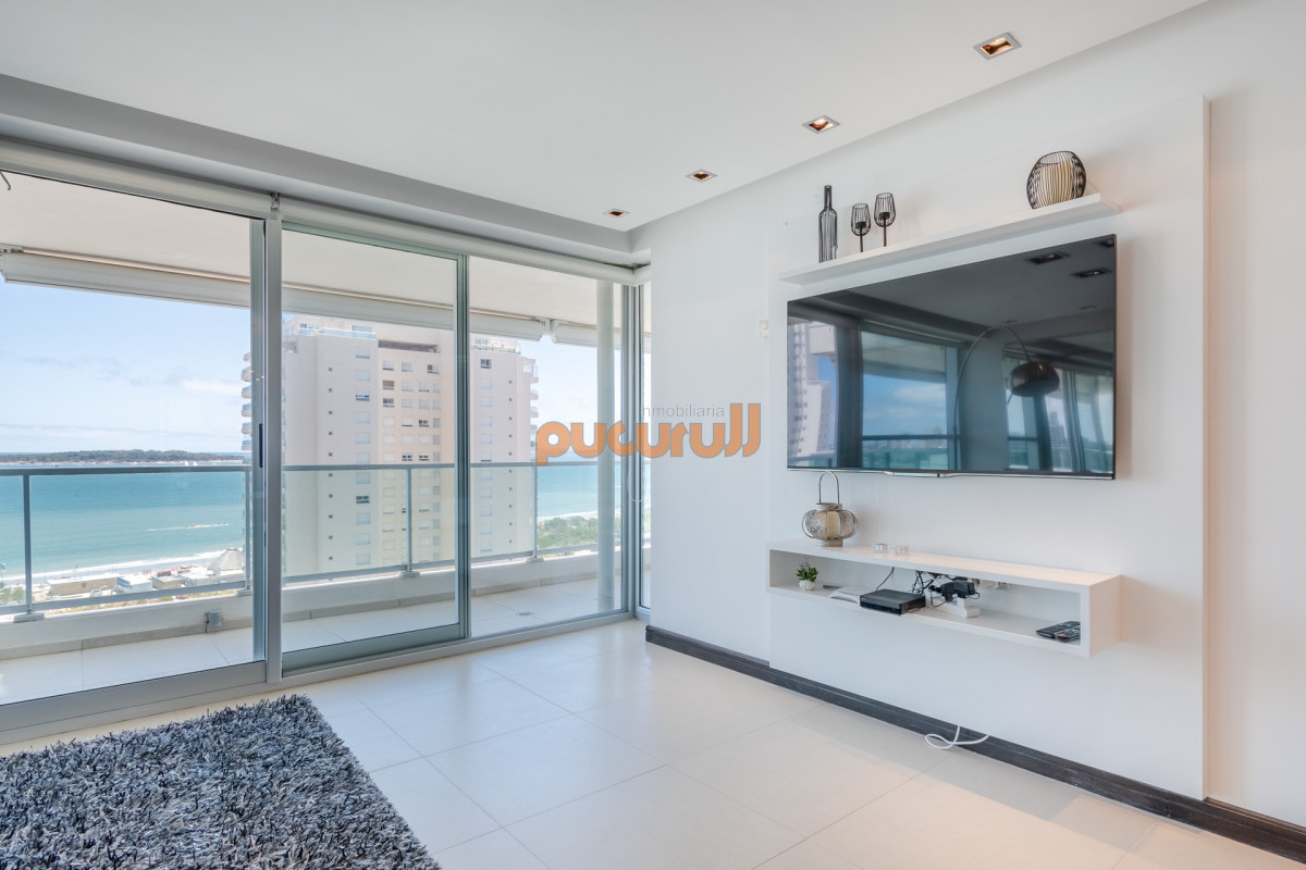 Apartamento ID.1782 - Venta de Excelente Apartamento de 3 Dormitorios con Vista al Mar, Playa Mansa, Punta del Este