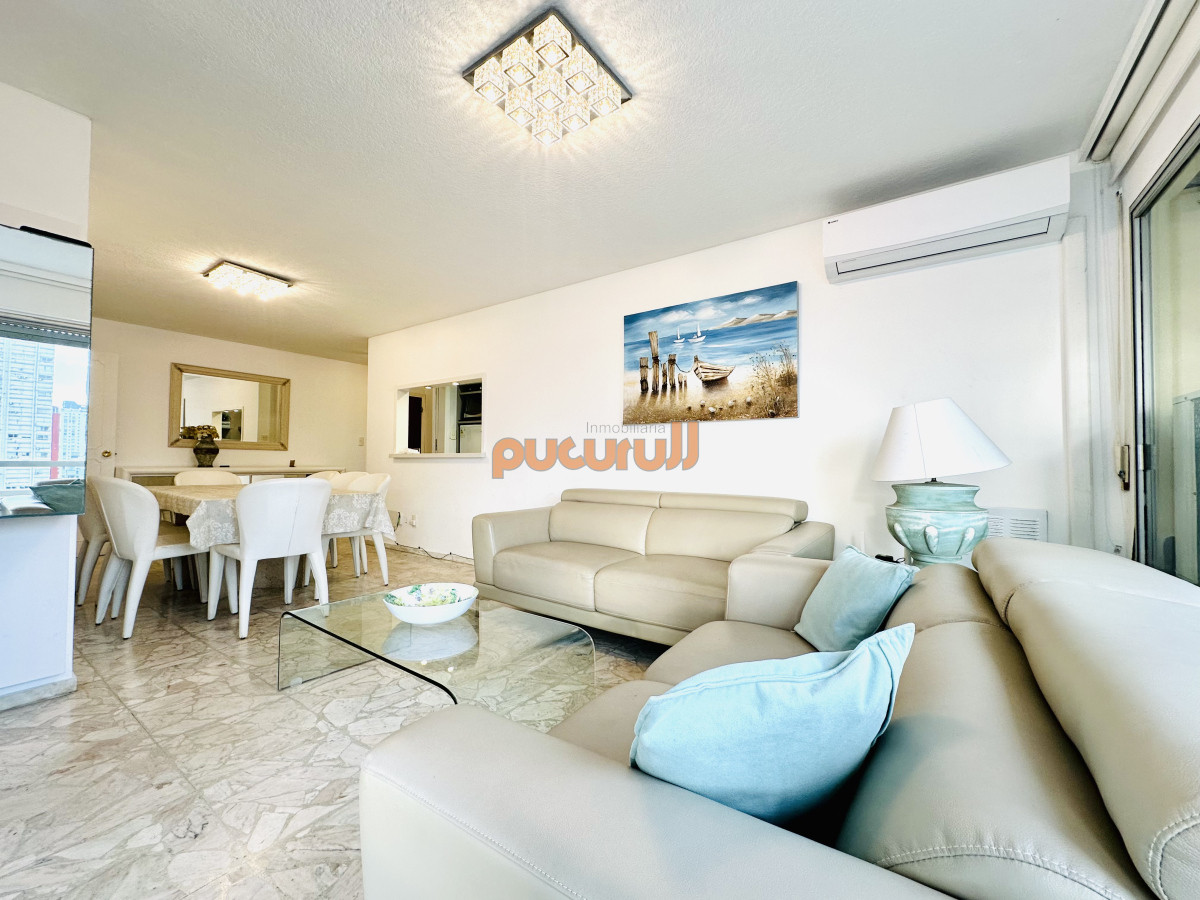 Apartamento ID.2708 - Venta de apartamento en Península de Punta del este con 3 dormitorios y 2 baños reciclado 