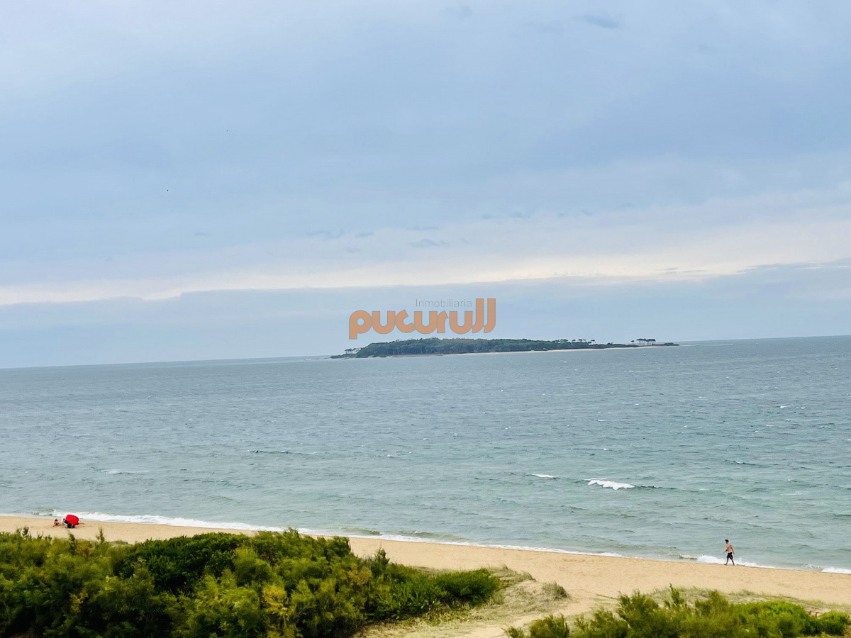 Apartamento ID.1781 - Apartamento de 3 Dormitorios y Parrillero Frente al Mar, Playa Mansa