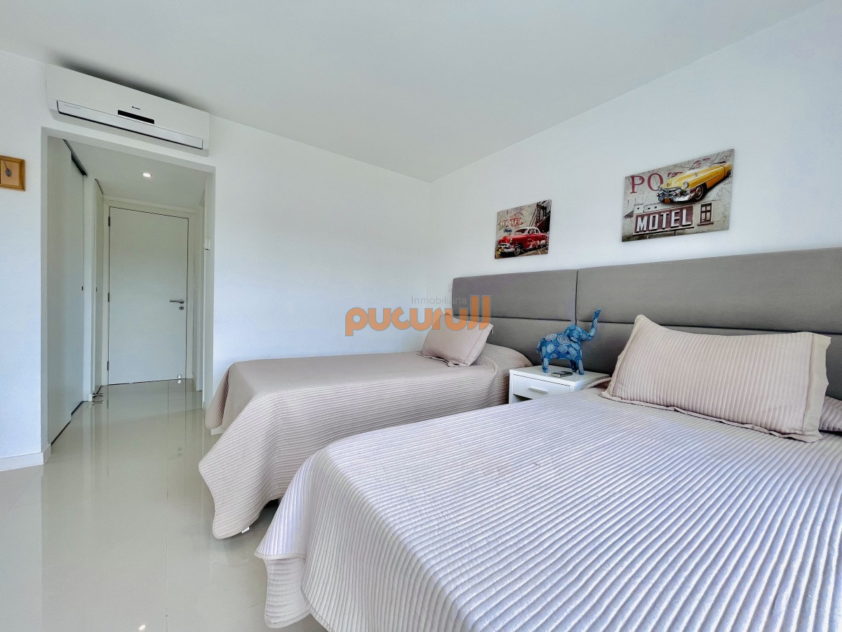 Apartamento ID.1781 - Apartamento de 3 Dormitorios y Parrillero Frente al Mar, Playa Mansa