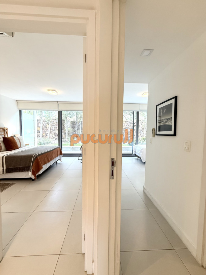 Apartamento ID.2672 - Venta de hermoso departamento de 2 dormitorios más parrillero en Punta Ballena 
