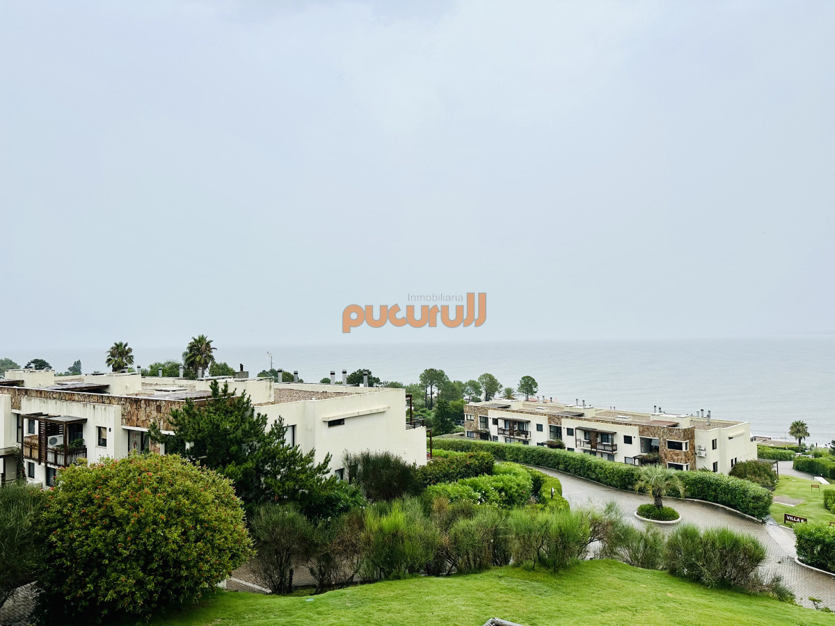 Apartamento ID.2634 - Excelente y amplio departamento duplex en venta de 3 dormitorios mas dependencia con parrillero, Punta Ballena