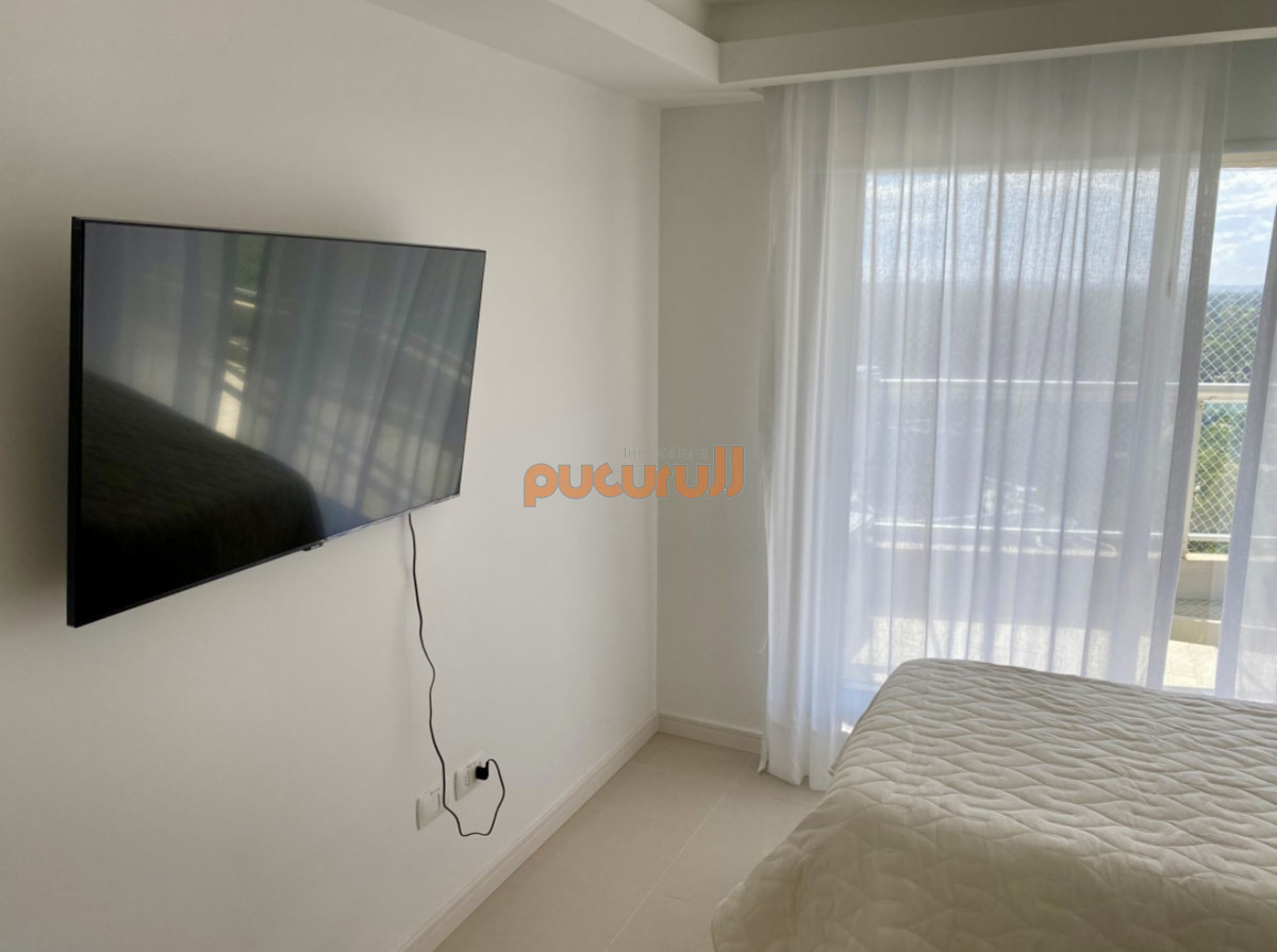 Apartamento ID.2341 - Alquiler temporal de apartamento piso alto de 2 dormitorios más servicio en playa brava 