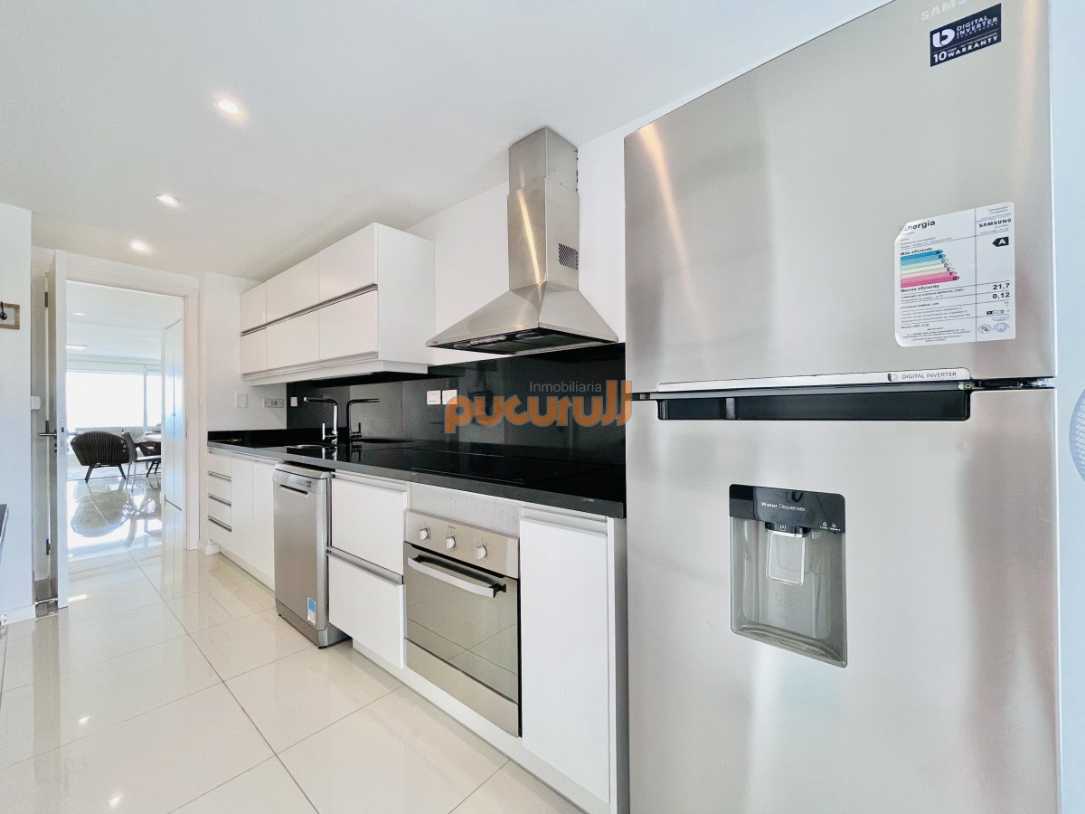 Apartamento ID.1781 - Apartamento de 3 Dormitorios y Parrillero Frente al Mar, Playa Mansa