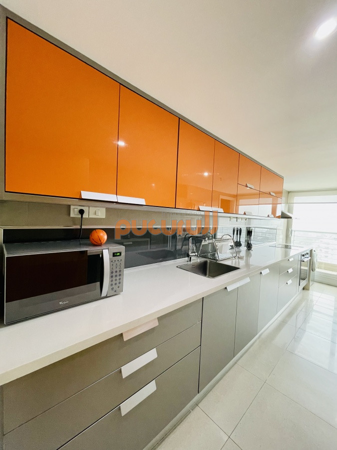 Apartamento ID.1470 - Moderno Apartamento de 3 Suites en Playa Mansa con Vista al Mar