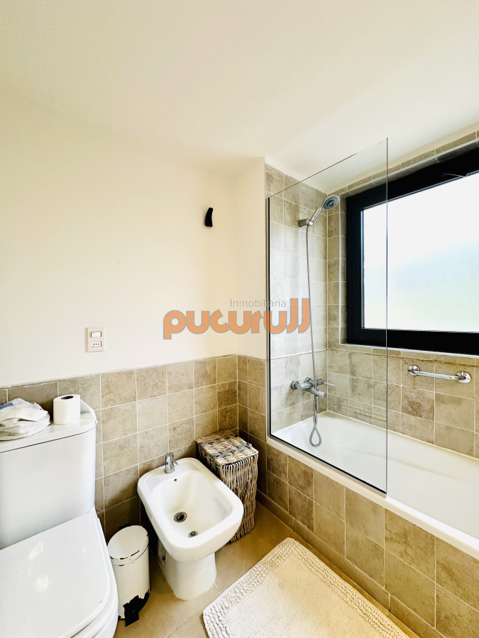 Apartamento ID.2255 - Alquiler temporario de magnífico apartamento de 3 dormitorios más dependencia en Punta Ballena 