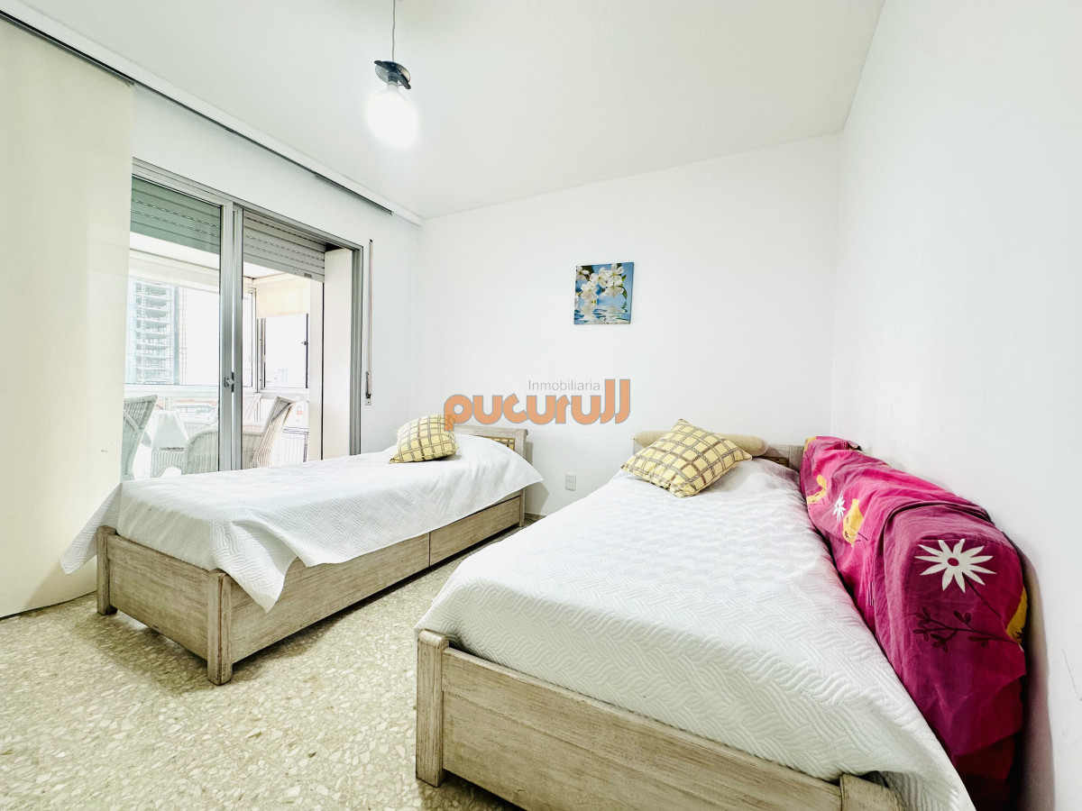 Apartamento ID.2708 - Venta de apartamento en Península de Punta del este con 3 dormitorios y 2 baños reciclado 