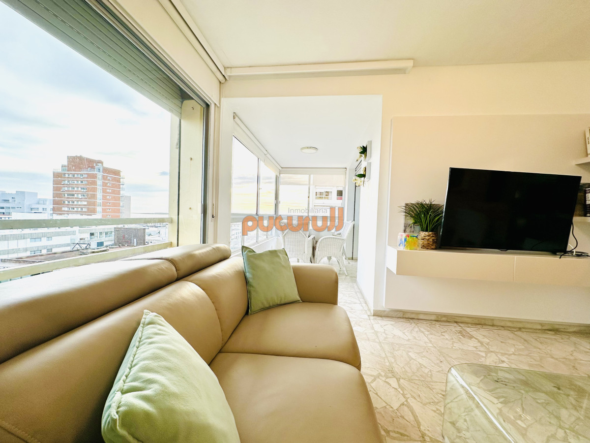 Apartamento ID.2708 - Venta de apartamento en Península de Punta del este con 3 dormitorios y 2 baños reciclado 