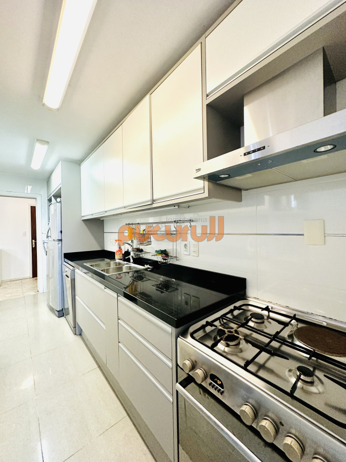 Apartamento ID.2708 - Venta de apartamento en Península de Punta del este con 3 dormitorios y 2 baños reciclado 