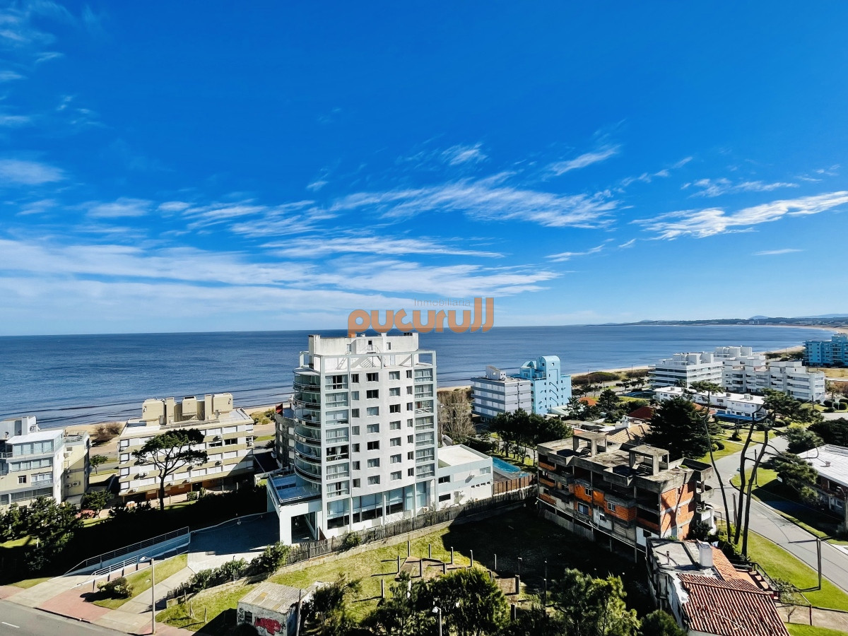 Apartamento ID.1783 - Apartamento de 3 Dormitorios en Playa Mansa con Vista al Mar en Venta!
