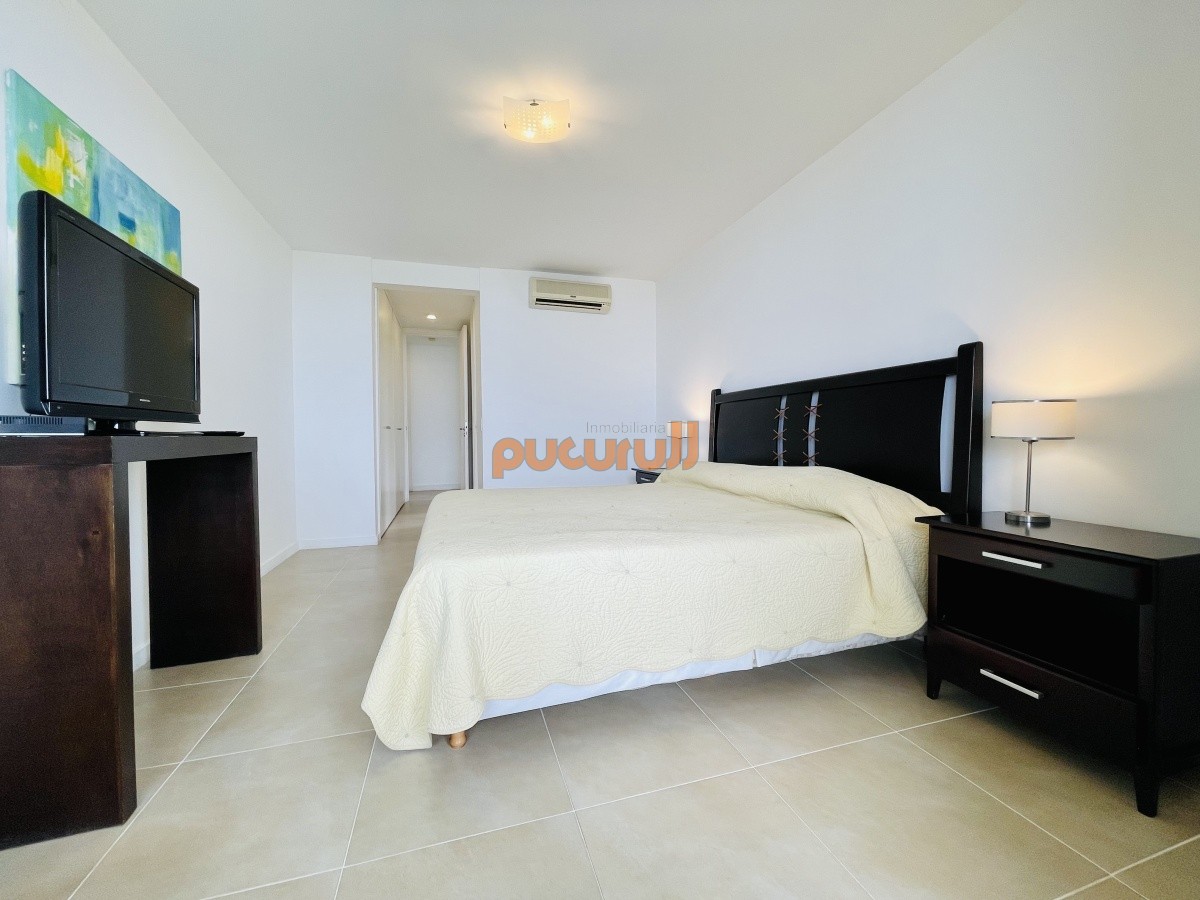 Apartamento ID.1475 - Venta de apartamento de dos dormitorios con parrillero en complejo privado de Punta Ballena