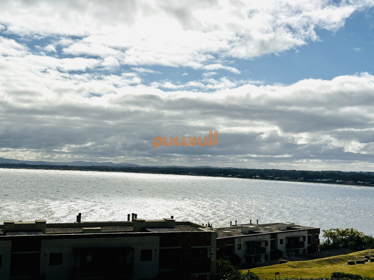 Apartamento ID.2255 - Alquiler temporario de magnífico apartamento de 3 dormitorios más dependencia en Punta Ballena 