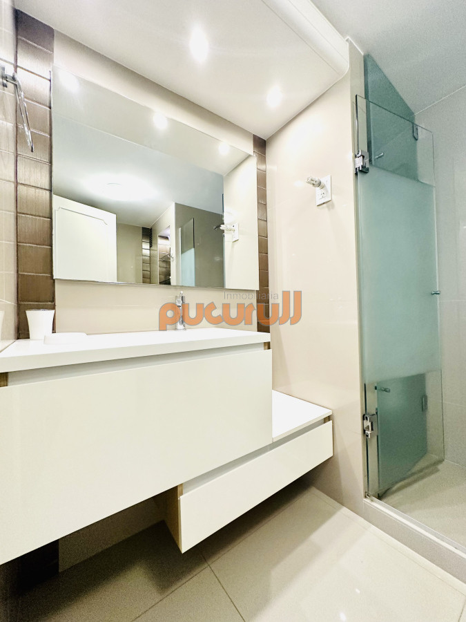 Apartamento ID.2708 - Venta de apartamento en Península de Punta del este con 3 dormitorios y 2 baños reciclado 