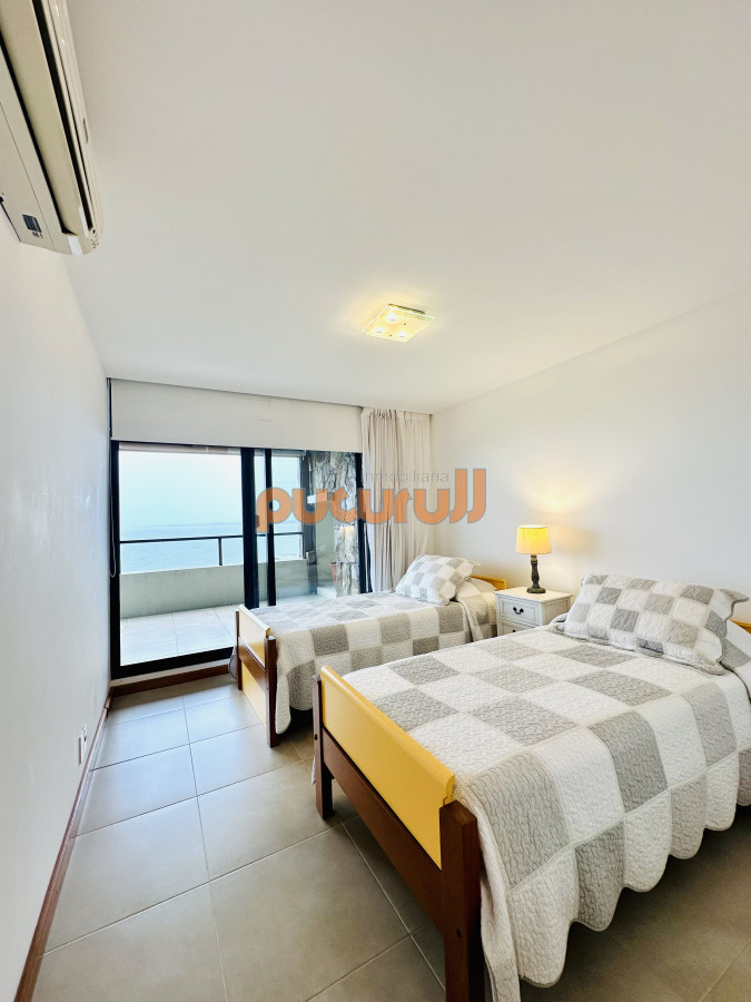 Apartamento ID.2634 - Excelente y amplio departamento duplex en venta de 3 dormitorios mas dependencia con parrillero, Punta Ballena