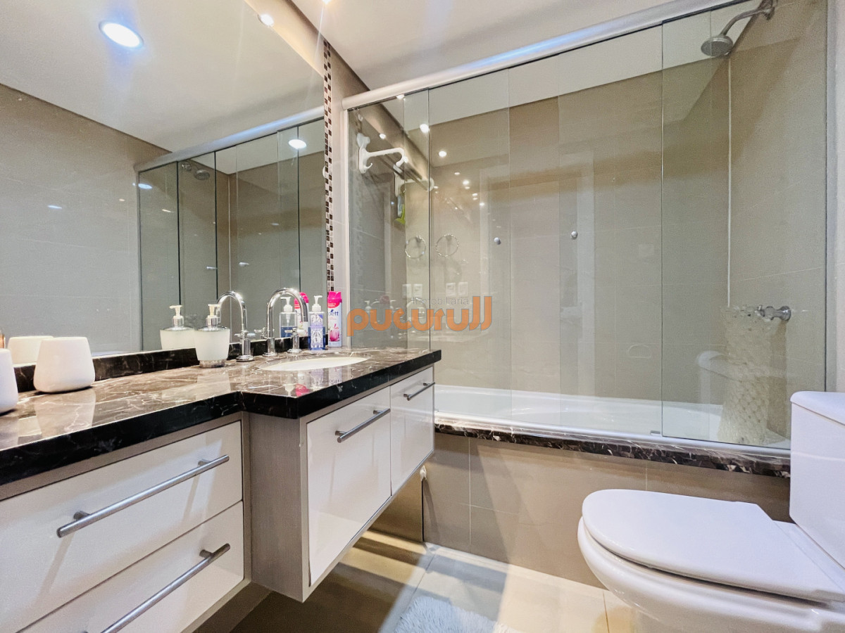 Apartamento ID.2715 - Moderno Apartamento de 2 Dormitorios en Venta, Playa Mansa 