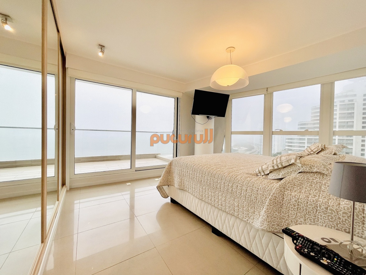 Apartamento ID.1470 - Moderno Apartamento de 3 Suites en Playa Mansa con Vista al Mar