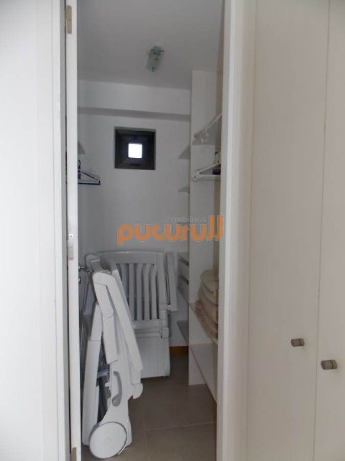 Apartamento ID.2634 - Excelente y amplio departamento duplex en venta de 3 dormitorios mas dependencia con parrillero, Punta Ballena