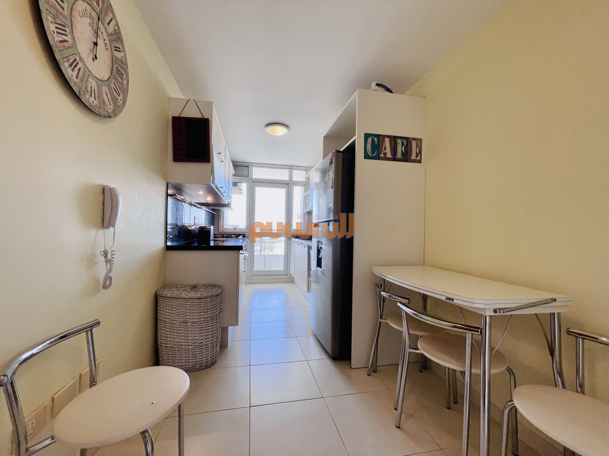 Apartamento ID.2281 - Excelente Apartamento de 2 Dormitorios con Vista al Mar, Playa Mansa