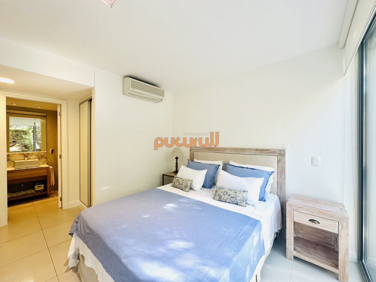 Apartamento ID.2146 - Venta OPORTUNIDAD de exclusivo departamento de tres dormitorios y Parrillero en Punta Ballena