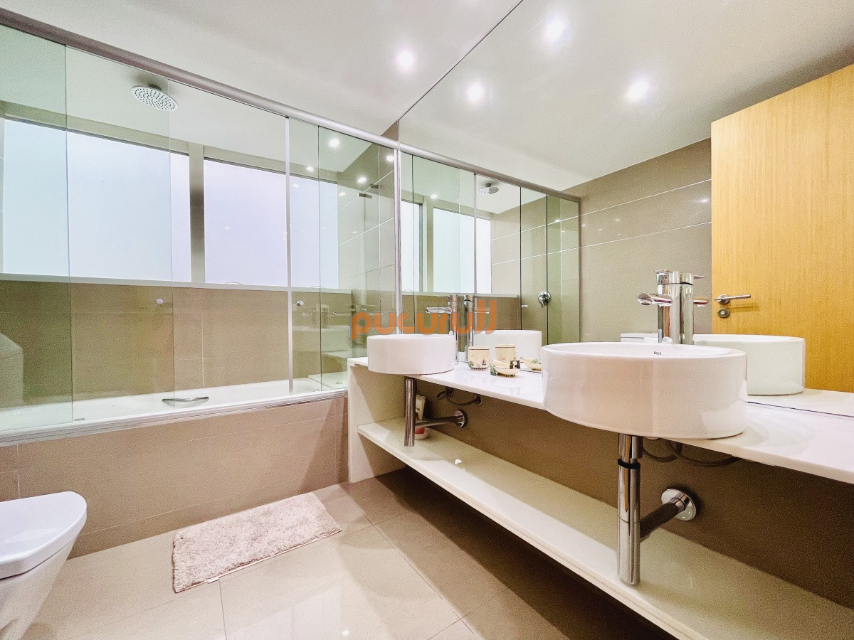 Apartamento ID.1470 - Moderno Apartamento de 3 Suites en Playa Mansa con Vista al Mar