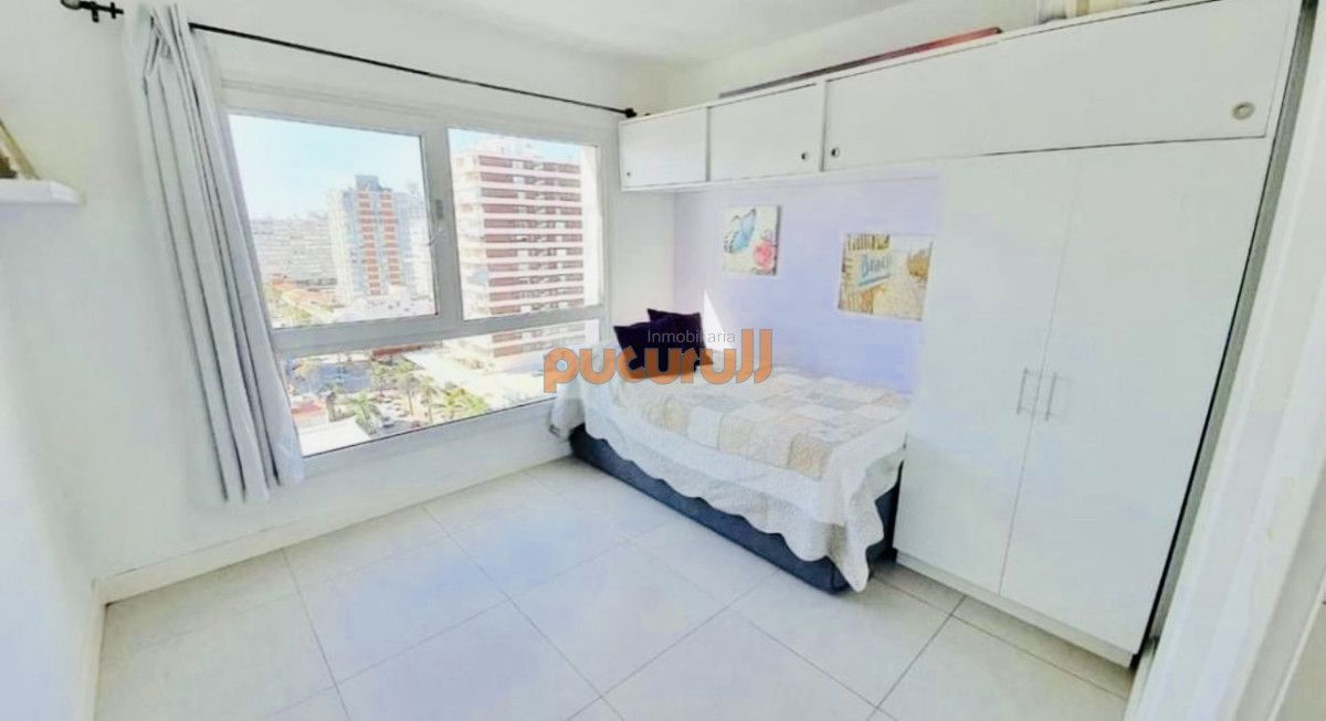 Apartamento ID.2712 - Venta de apartamento de 2 Dormitorios en el corazón de la Península, Torre con servicios