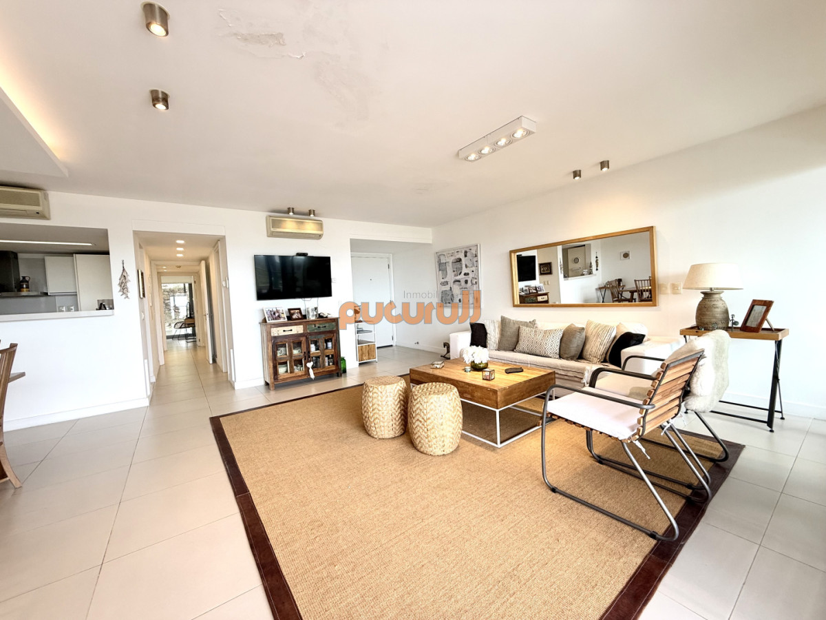 Apartamento ID.2672 - Venta de hermoso departamento de 2 dormitorios más parrillero en Punta Ballena 