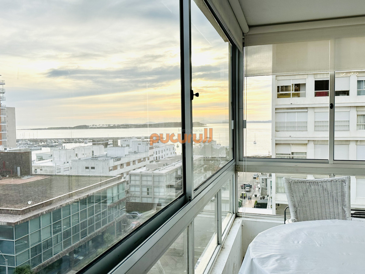 Apartamento ID.2708 - Venta de apartamento en Península de Punta del este con 3 dormitorios y 2 baños reciclado 