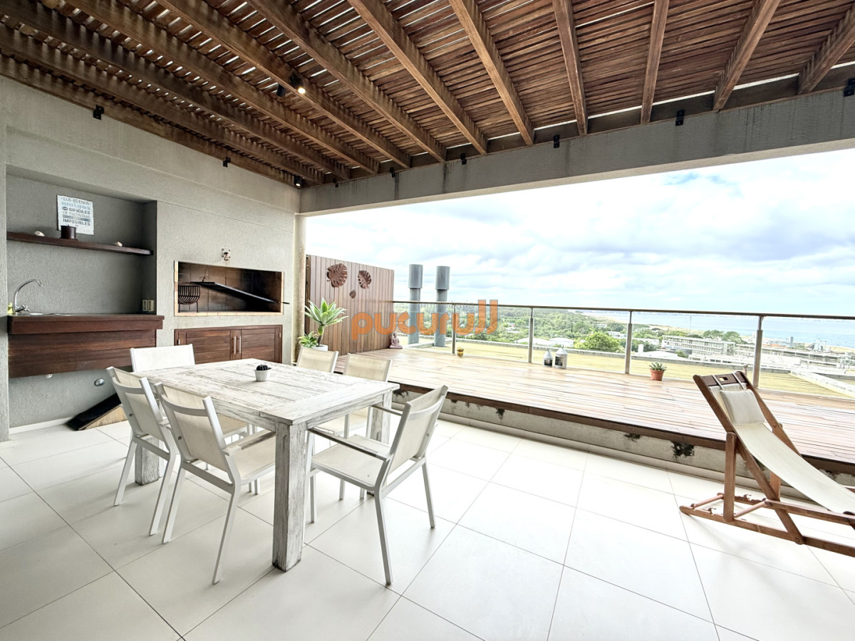 Apartamento ID.2672 - Venta de hermoso departamento de 2 dormitorios más parrillero en Punta Ballena 