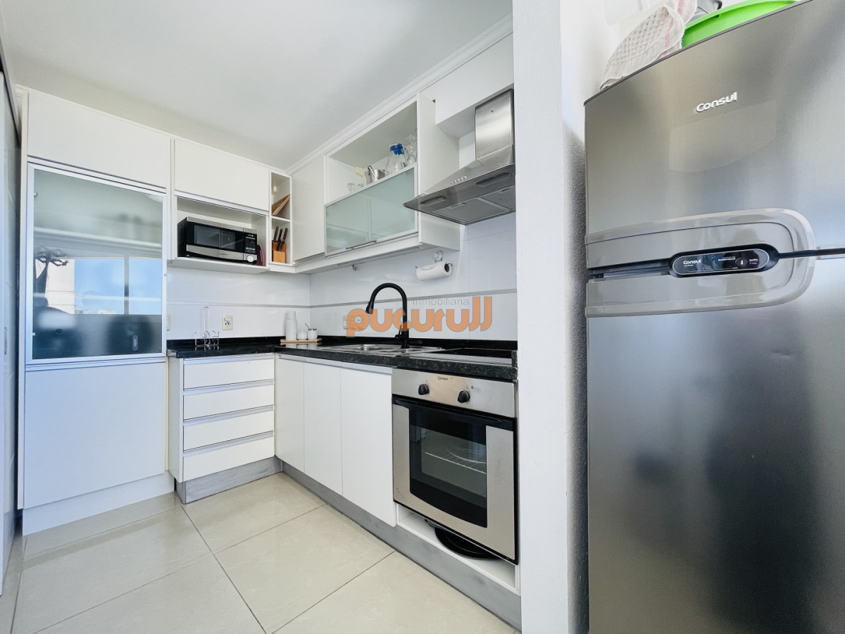 Apartamento ID.2715 - Moderno Apartamento de 2 Dormitorios en Venta, Playa Mansa 