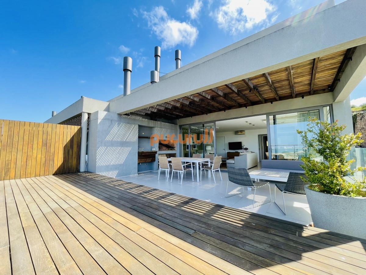 Apartamento ID.2146 - Venta OPORTUNIDAD de exclusivo departamento de tres dormitorios y Parrillero en Punta Ballena