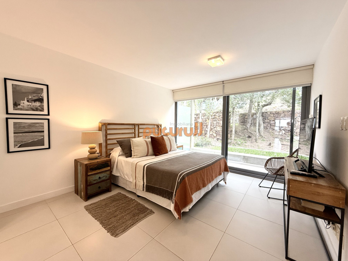 Apartamento ID.2672 - Venta de hermoso departamento de 2 dormitorios más parrillero en Punta Ballena 