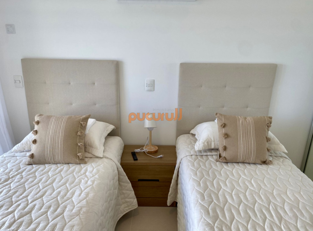 Apartamento ID.2341 - Alquiler temporal de apartamento piso alto de 2 dormitorios más servicio en playa brava 